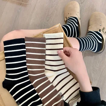 Осенне-зимние женские носки в полоску, простые трендовые повседневные носки средней длины, трехцветные Японские опрятные женские носки