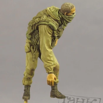 Набор моделей из смолы в масштабе 1/35 Современная военная миниатюрная статуэтка русского снайпера в разобранном виде и неокрашенная игрушка-диорама